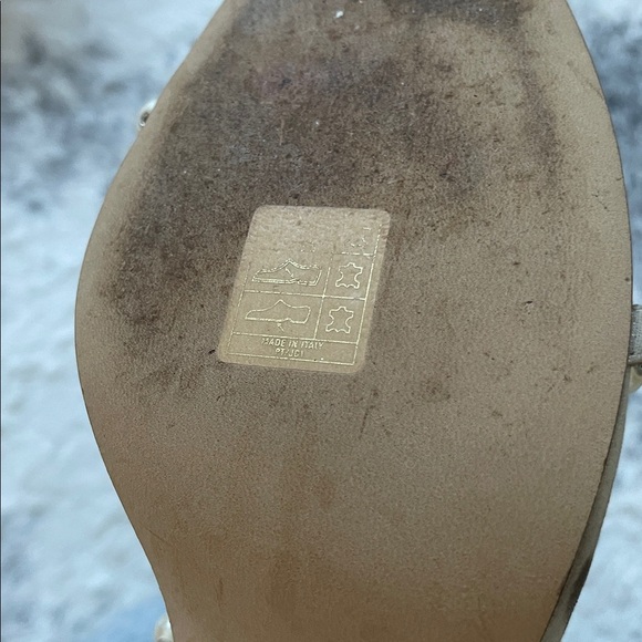 Jimmy Choo Amara Pearl Heels - Picture 16 of 17